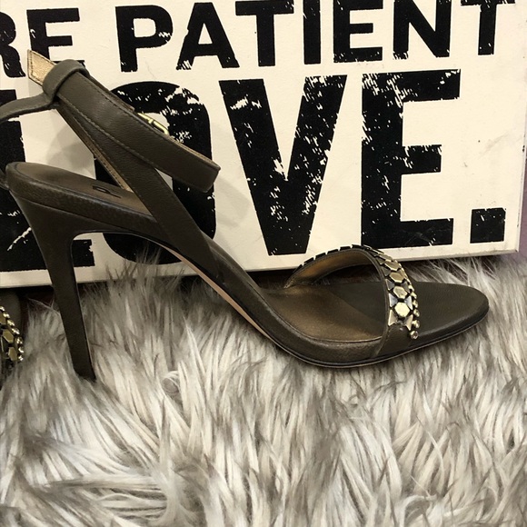 Paige Sandals. New. - Picture 7 of 12